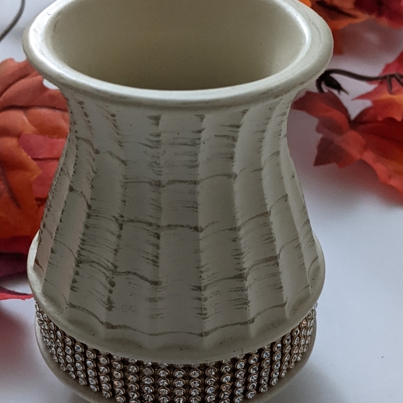 Nicole Miller Bathroom Tumbler Brush Holder w/Rhinestones - Picture 2 of 7